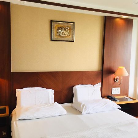 Hotel Jammu Ashok Екстер'єр фото