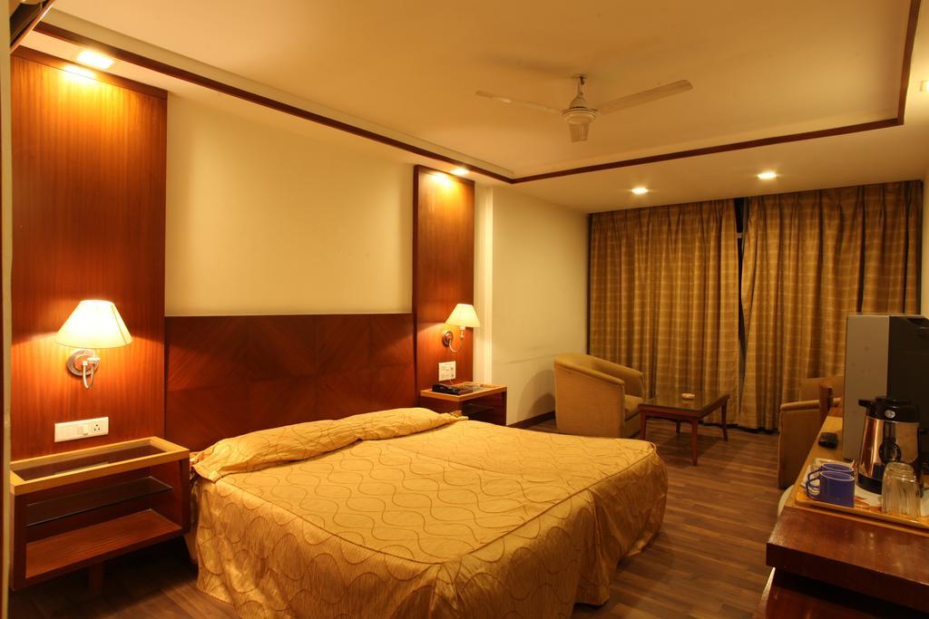 Hotel Jammu Ashok Екстер'єр фото