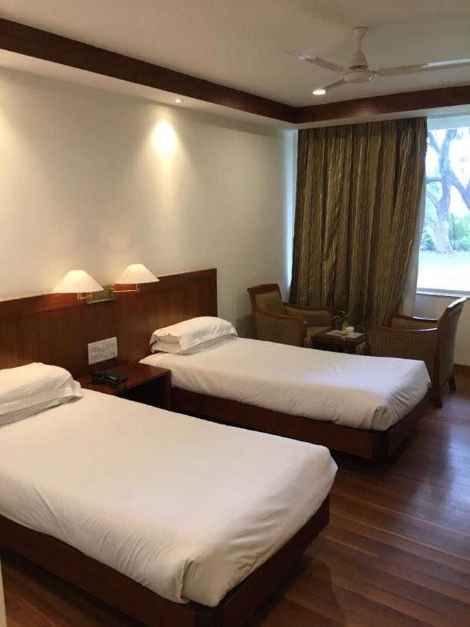 Hotel Jammu Ashok Екстер'єр фото