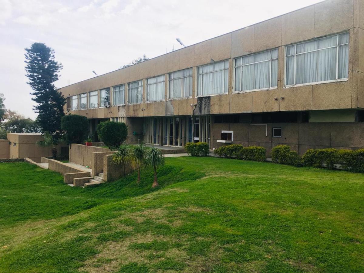 Hotel Jammu Ashok Екстер'єр фото